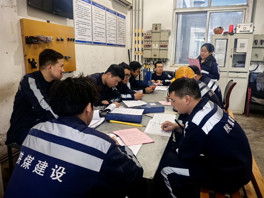 陜煤建設洗選煤運營公司神渭蒲城運營項目部： 女工協(xié)管齊行動  安全生產(chǎn)氛圍濃