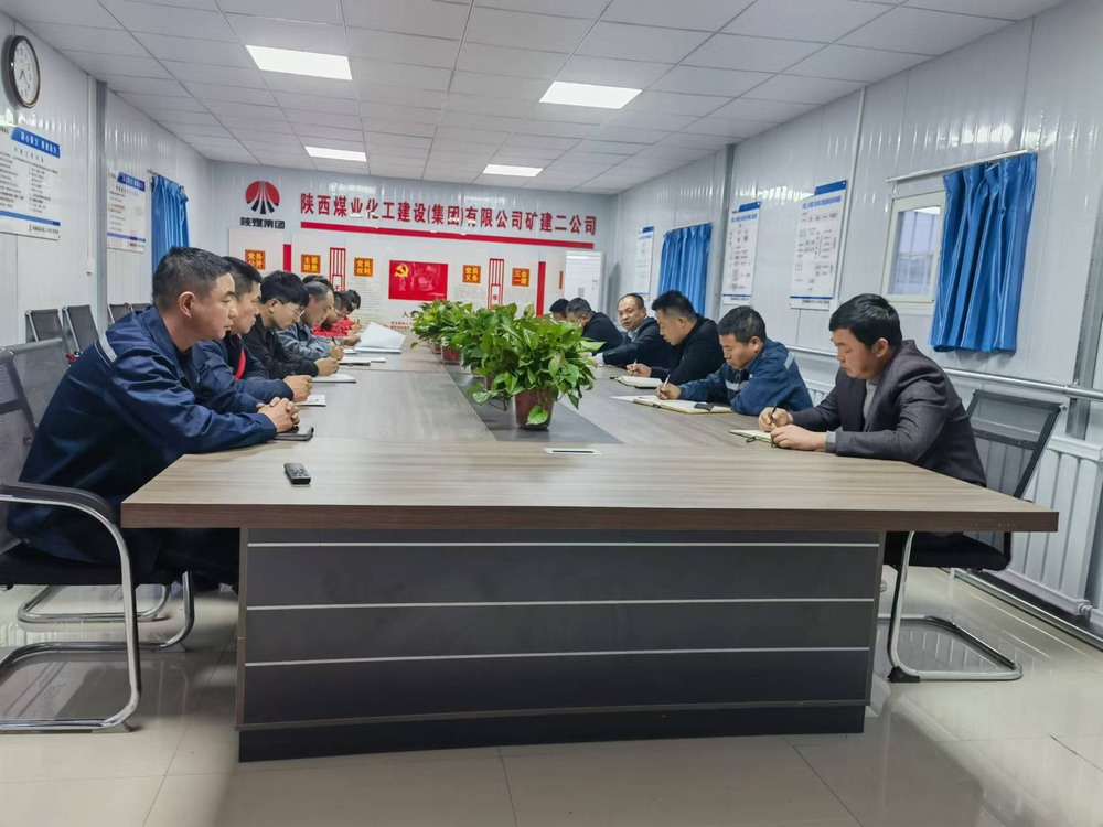 陜煤建設(shè)礦建二公司曹家灘副立井井筒內(nèi)壁施工任務(wù)圓滿完成