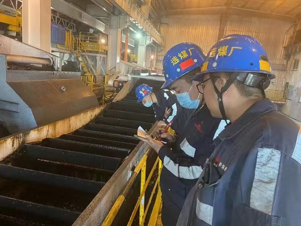 陜煤建設(shè)洗選煤運(yùn)營公司紅柳林洗煤廠項(xiàng)目部:三管齊下 扎實(shí)做好年終歲尾安全生產(chǎn)