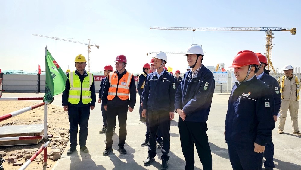 陜煤集團榆林化學(xué)有限責(zé)任公司黨委副書記、總經(jīng)理段立波一行深入天工公司基層項目檢查指導(dǎo)