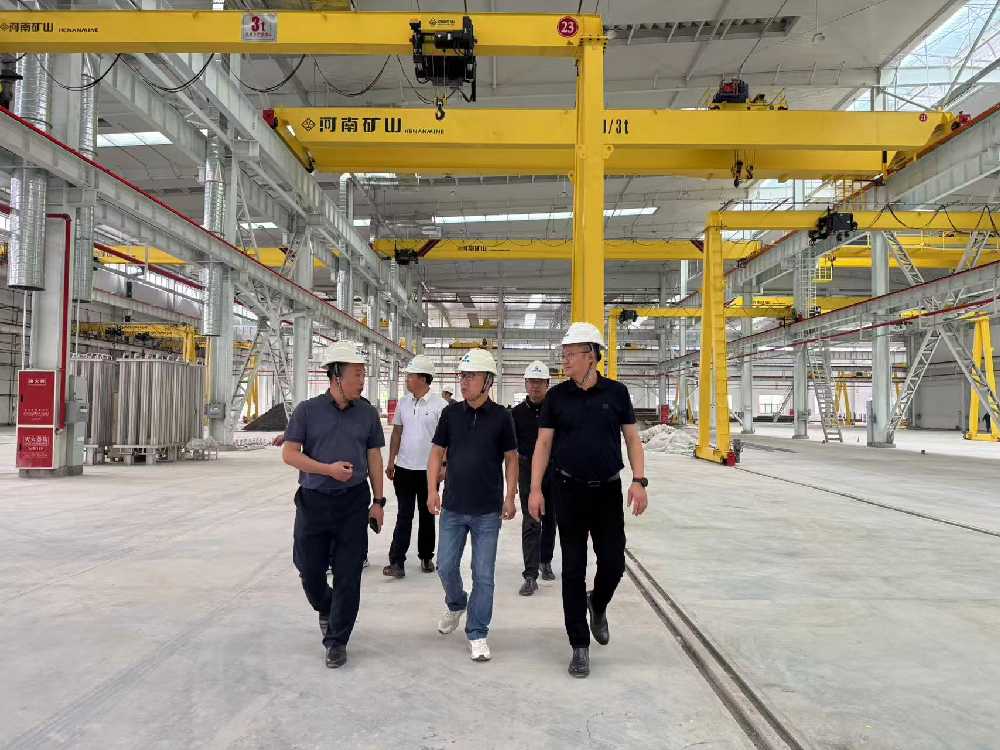 李云鵬赴漢中分公司自貢龐源智能塔機制造項目開展重點建設(shè)項目大檢查