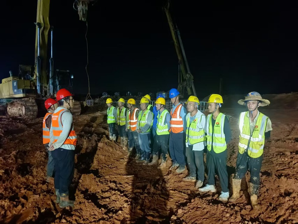 陜煤建設(shè)西北分公司汨羅電廠項目部：汛期“三重防護網(wǎng)”護航樁基工程穩(wěn)步推進