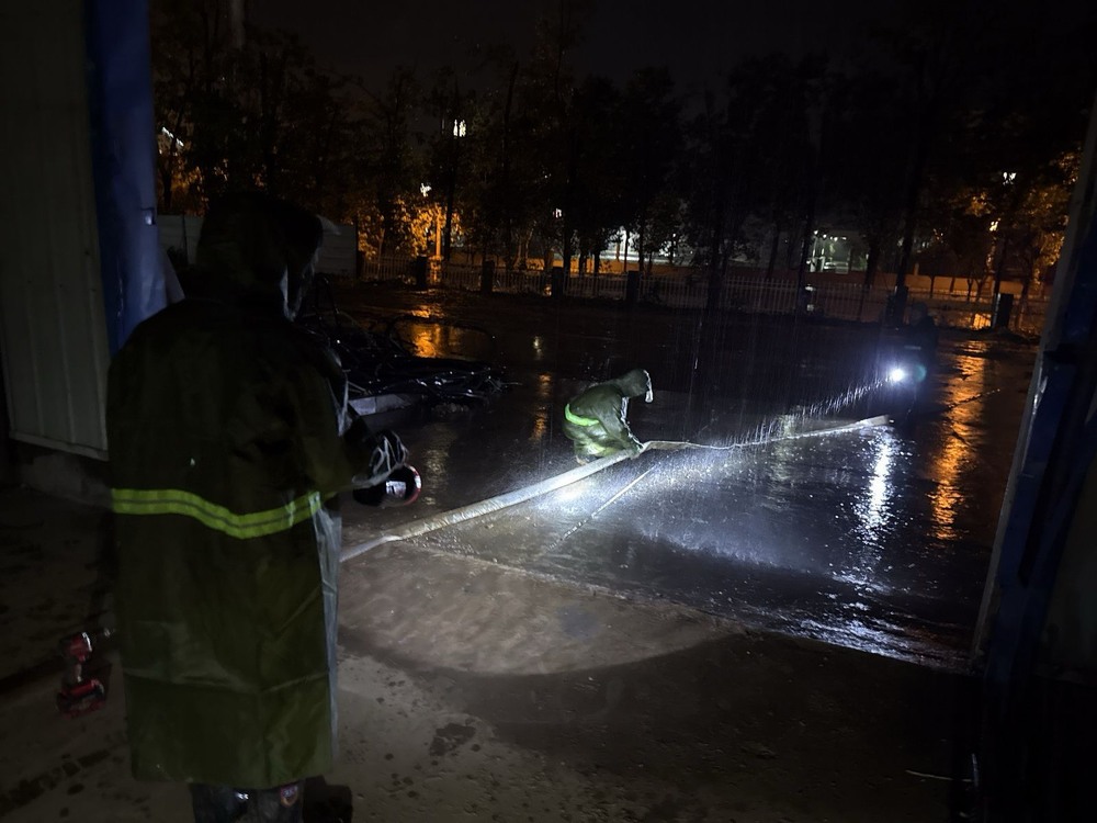 風(fēng)雨中的擔(dān)當(dāng)！陜煤建設(shè)銅煤公司基層項(xiàng)目部強(qiáng)降雨應(yīng)對(duì)紀(jì)實(shí)