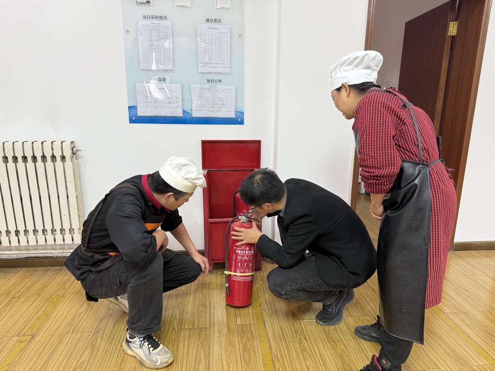 陜煤建設(shè)銅煤公司：多點(diǎn)發(fā)力織密安全網(wǎng)，全員行動(dòng)護(hù)航發(fā)展路