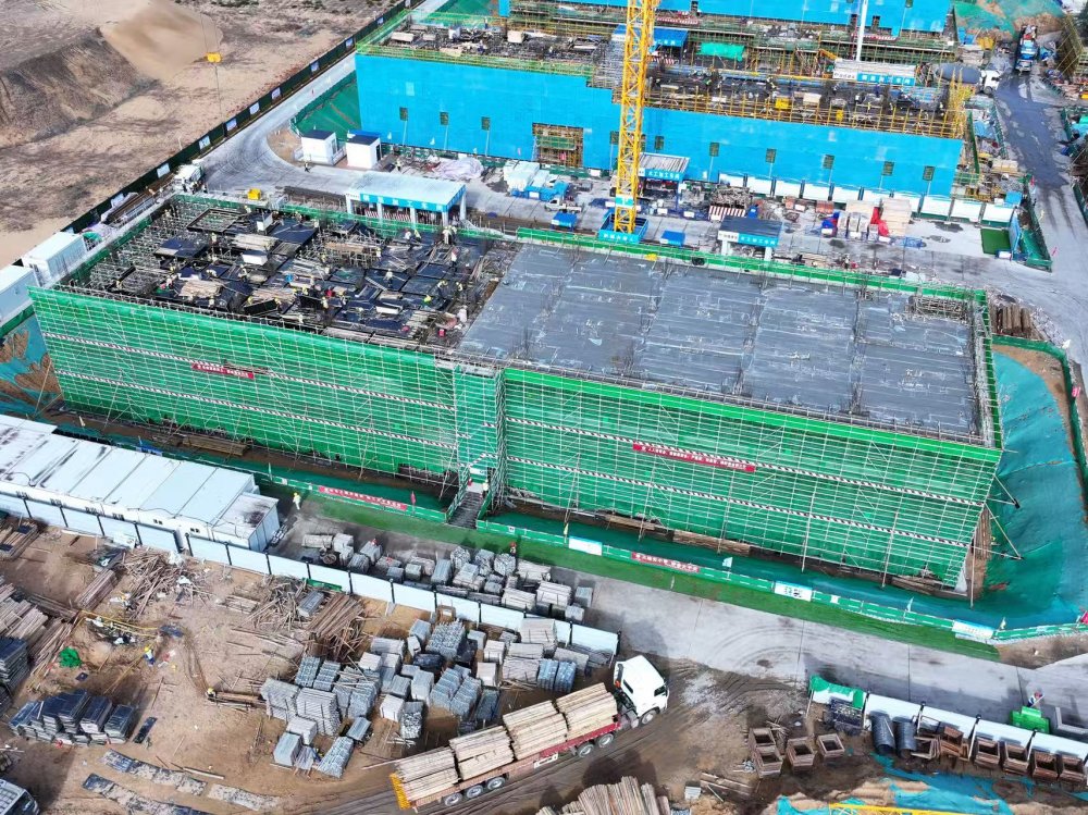 戰(zhàn)荒漠、搶節(jié)點(diǎn)！陜煤建設(shè)天工公司土建第五項(xiàng)目部以“鐵軍擔(dān)當(dāng)”推進(jìn)榆林化學(xué)二期建設(shè)