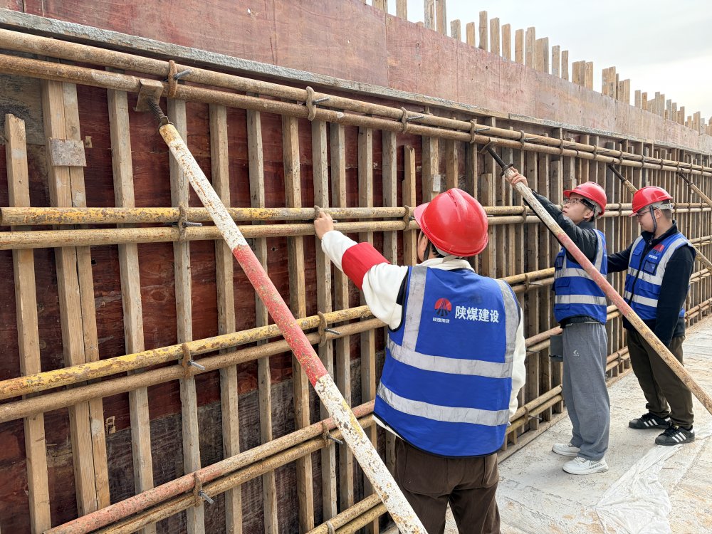 陜煤建設(shè)韓城分公司土建一項目部：青春護(hù)航安全線，百日攻堅里的“硬核”擔(dān)當(dāng)