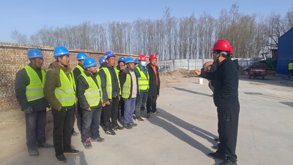 陜煤建設(shè)路橋分公司彬長(zhǎng)項(xiàng)目部用行動(dòng)讓農(nóng)民工“安薪”