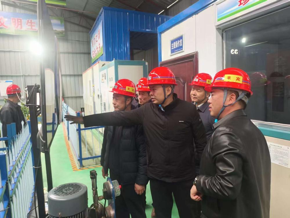 陜煤集團(tuán)、韓城礦務(wù)局聯(lián)合檢查組蒞臨礦建二公司第二項(xiàng)目部檢查指導(dǎo)