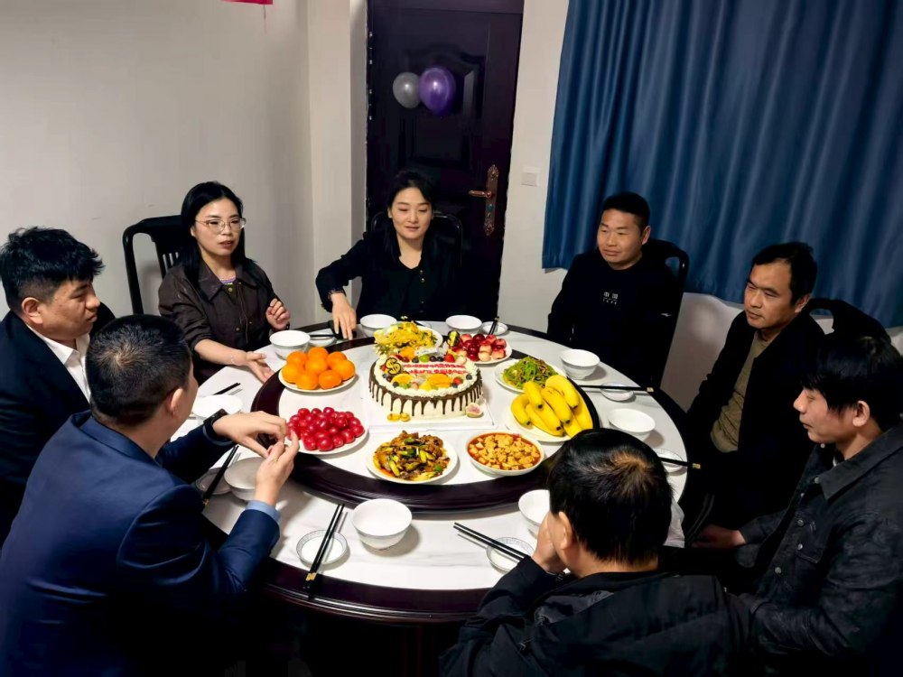 陜煤建設(shè)煤礦運(yùn)營(yíng)服務(wù)分公司:四月春風(fēng)暖 工會(huì)情更濃