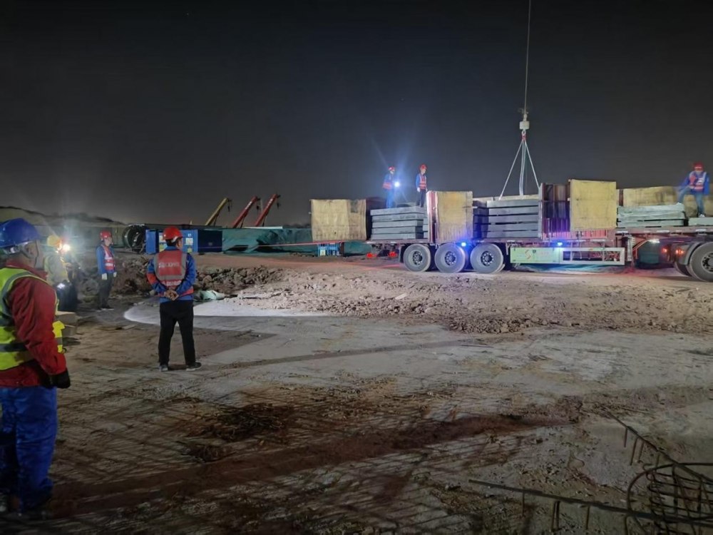 陜煤建設(shè)西北分公司土建第三項(xiàng)目部:深夜鏖戰(zhàn)搶時(shí)效 使命擔(dān)當(dāng)保進(jìn)度
